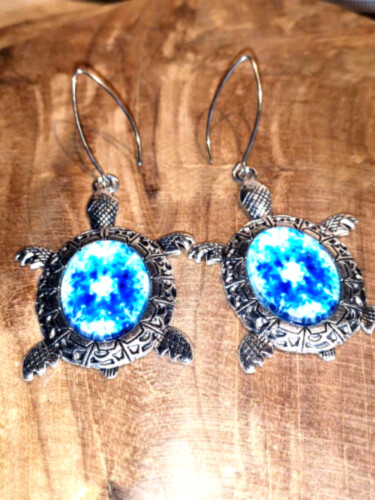 Boucles oreilles tortue bleue symbole du monde